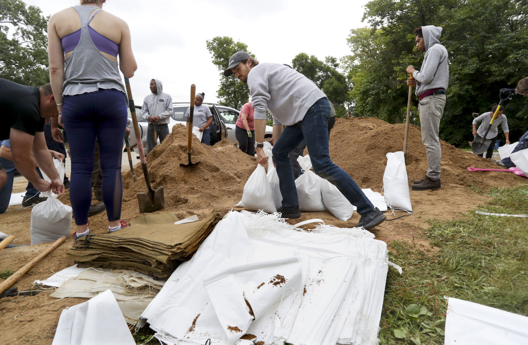 Filling sandbags